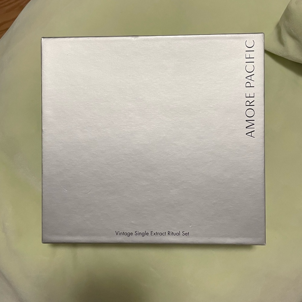 AMOREPACIFIC Vintage Single Extract Ritual Set (Limited Edition)